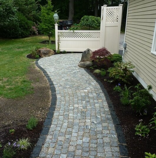 img-featured-walkways-cobblestone