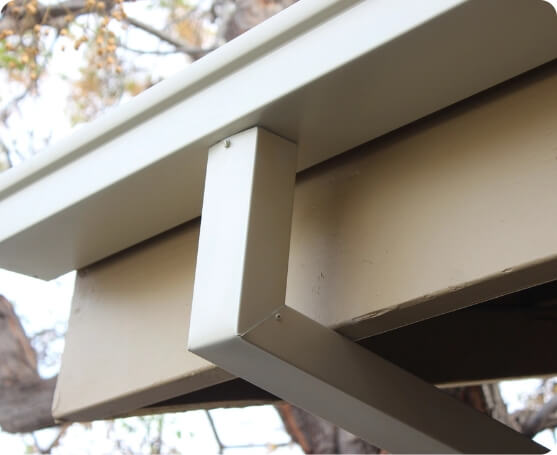 img-gutters-featured-box-style