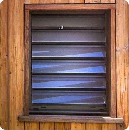 img-windows-featured-louvered